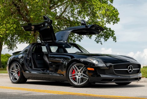 1,700-Mile 2013 Mercedes-Benz SLS AMG GT