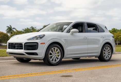 40k-Mile 2019 Porsche Cayenne E-Hybrid