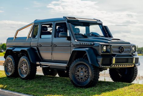 2015 Mercedes-Benz G63 AMG 6X6 Brabus B63S-700