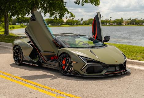 2024 Lamborghini Revuelto